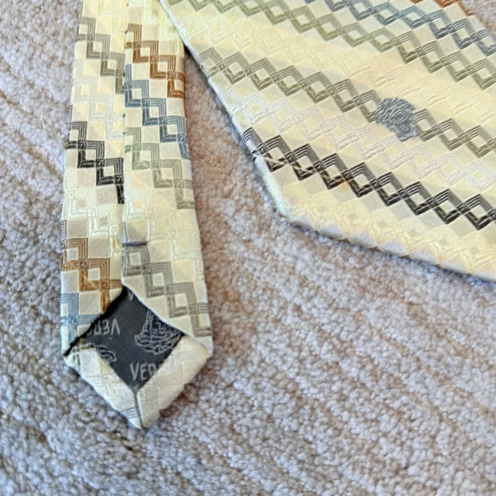 VERSACE Medusa Geometric Chain design tie 100% silk